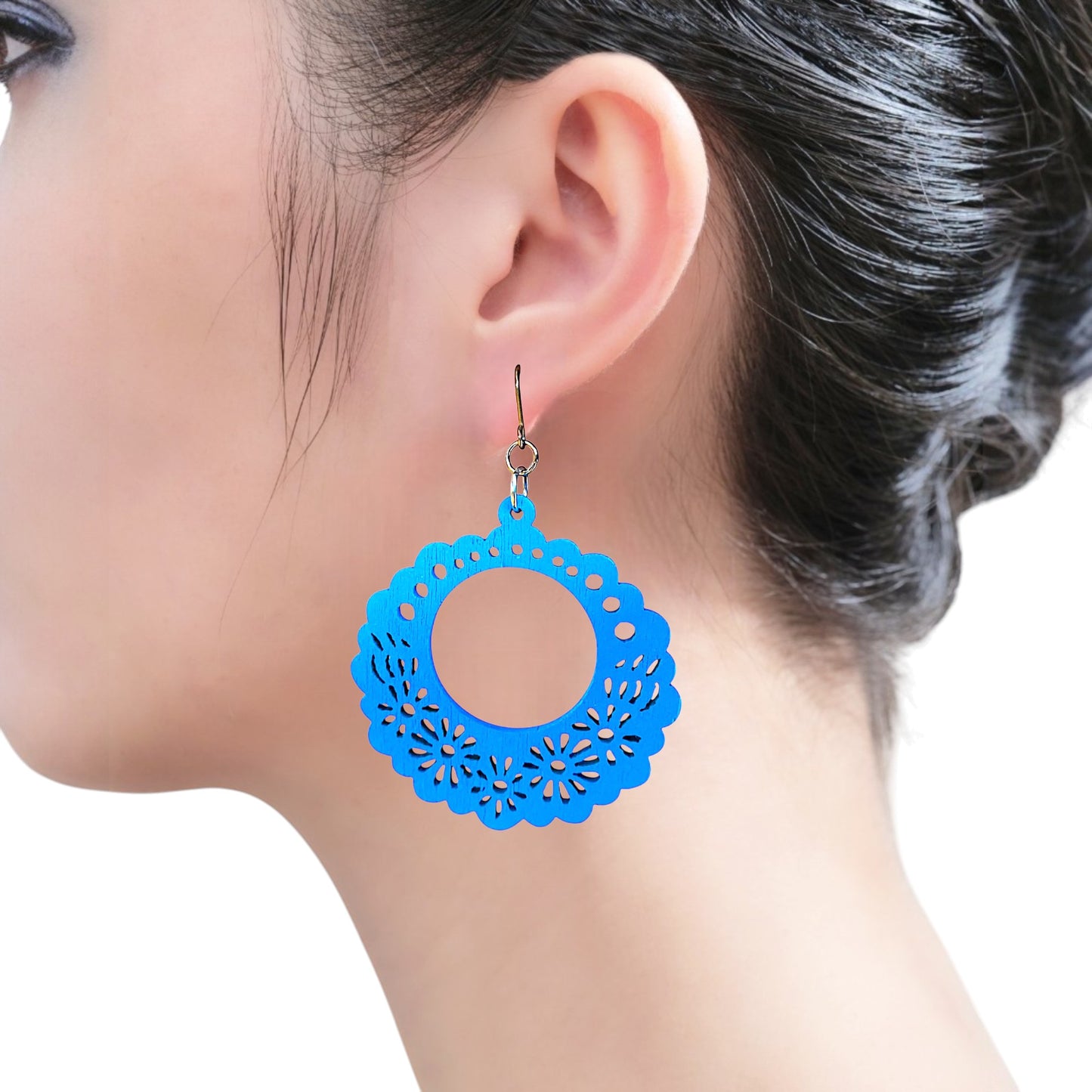 Boucles d'oreilles en bois avec motif floral