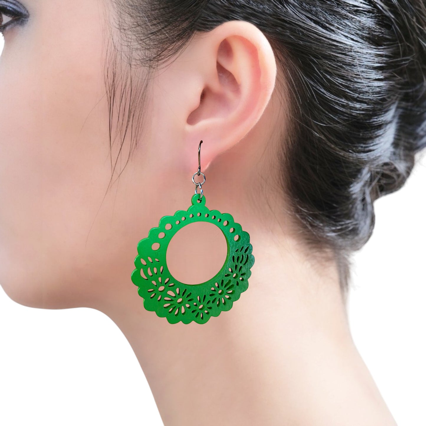 Boucles d'oreilles en bois avec motif floral