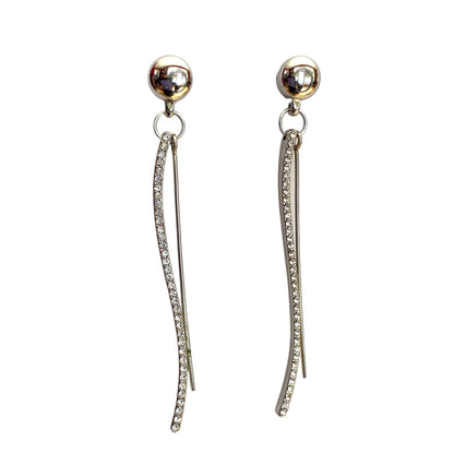 Jewelled Curve earring. Detachable earrings for a truly hypoallergenic jewellery on a white background