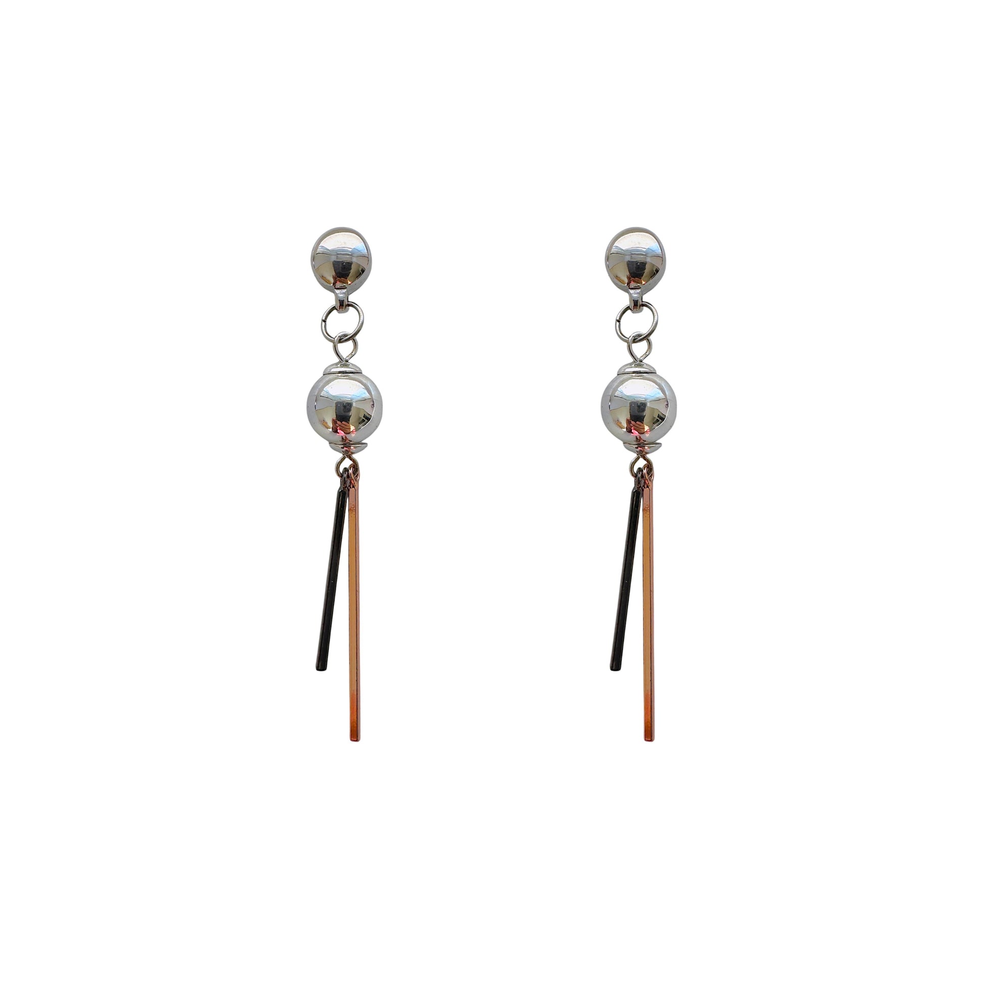 Three Toned -interchangeable earring. Detachable earrings for a truly hypoallergenic jewellery on a white background