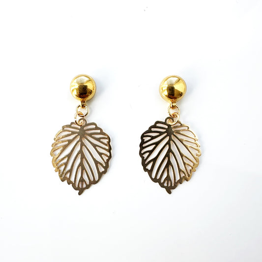 Small Monstera Leaf Earrings. Detachable earrings for a truly hypoallergenic jewellery on a white background