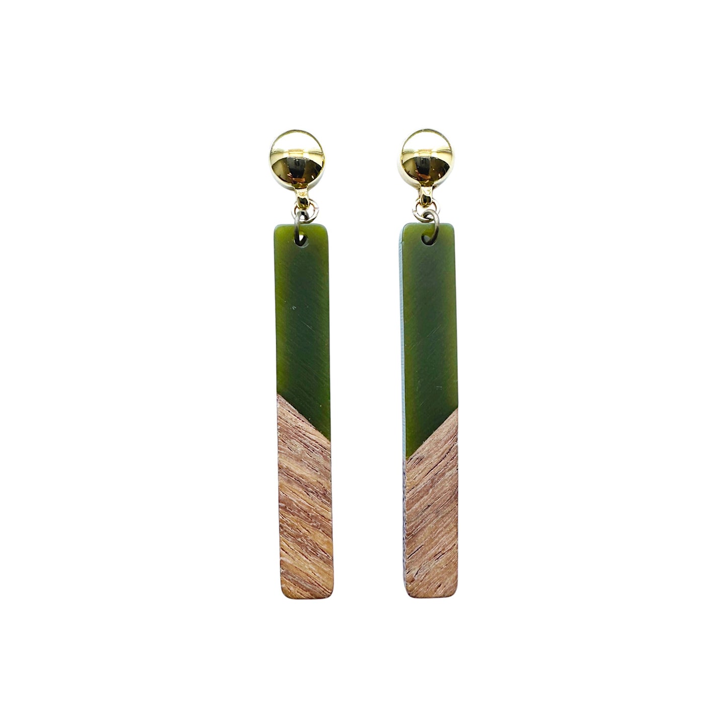 translucent wood earrings. Detachable earrings for a truly hypoallergenic jewellery on a white background. green