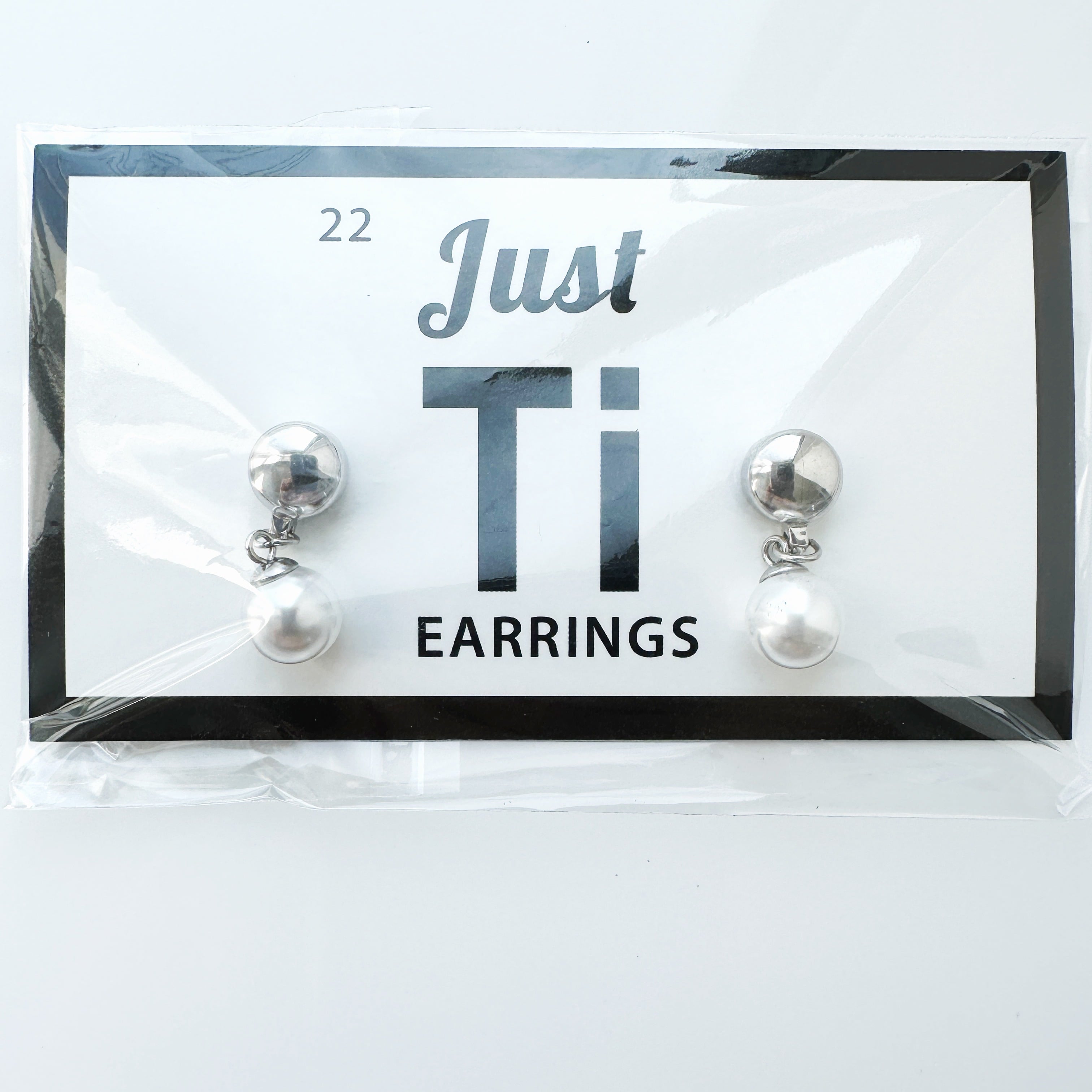 TI-GO small pearl earring