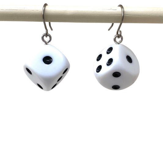 jeu de dés – earrings with a titanium hook on a white background