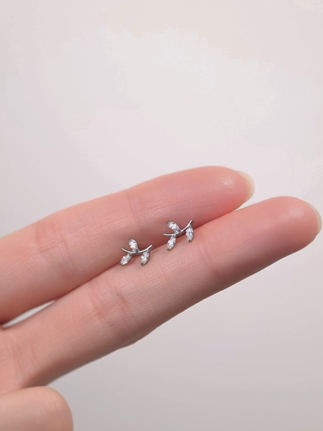  titanium flat back threadless gem stud earrings demonstration