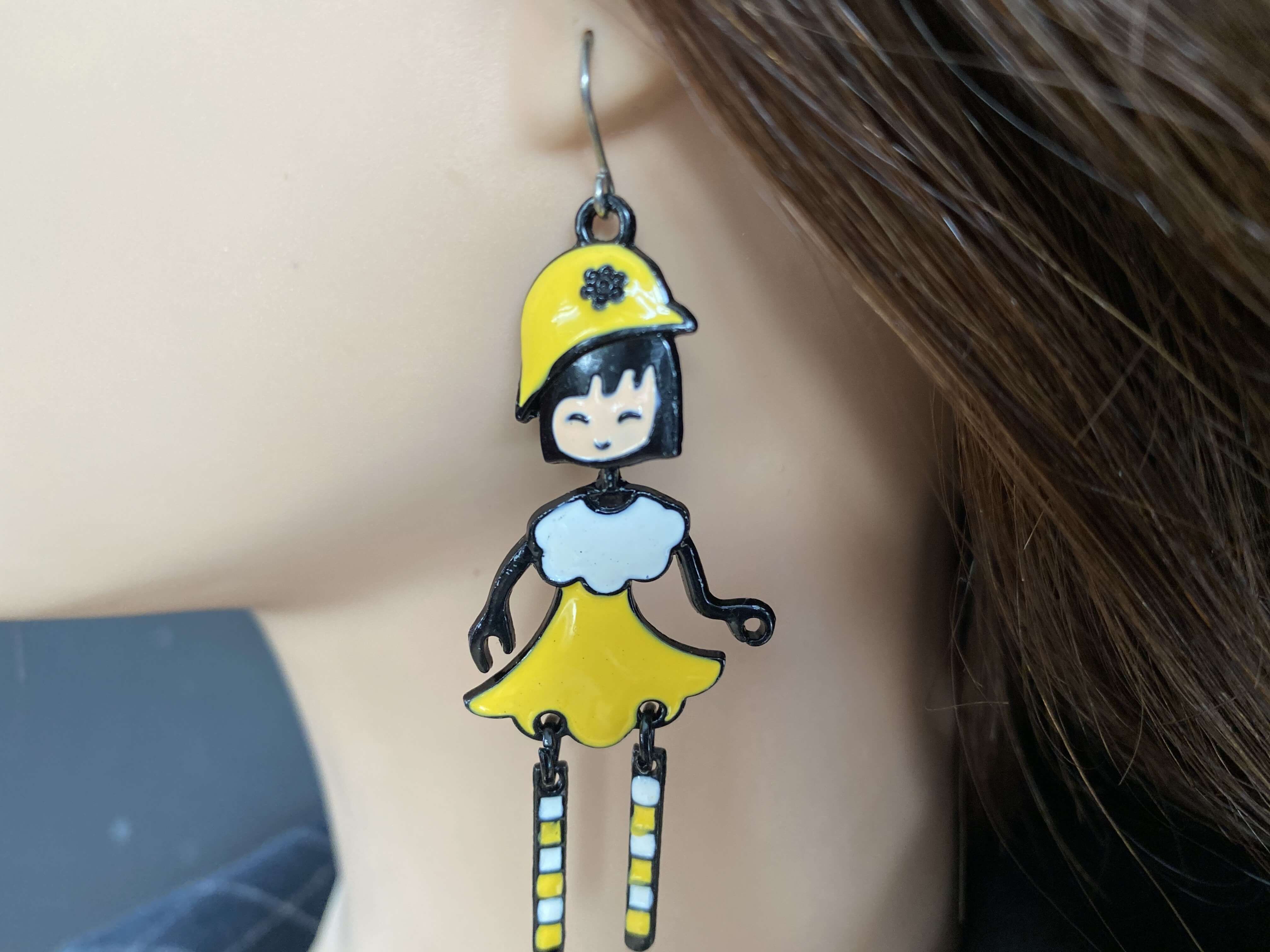 Harajuku Girl yellow on ear