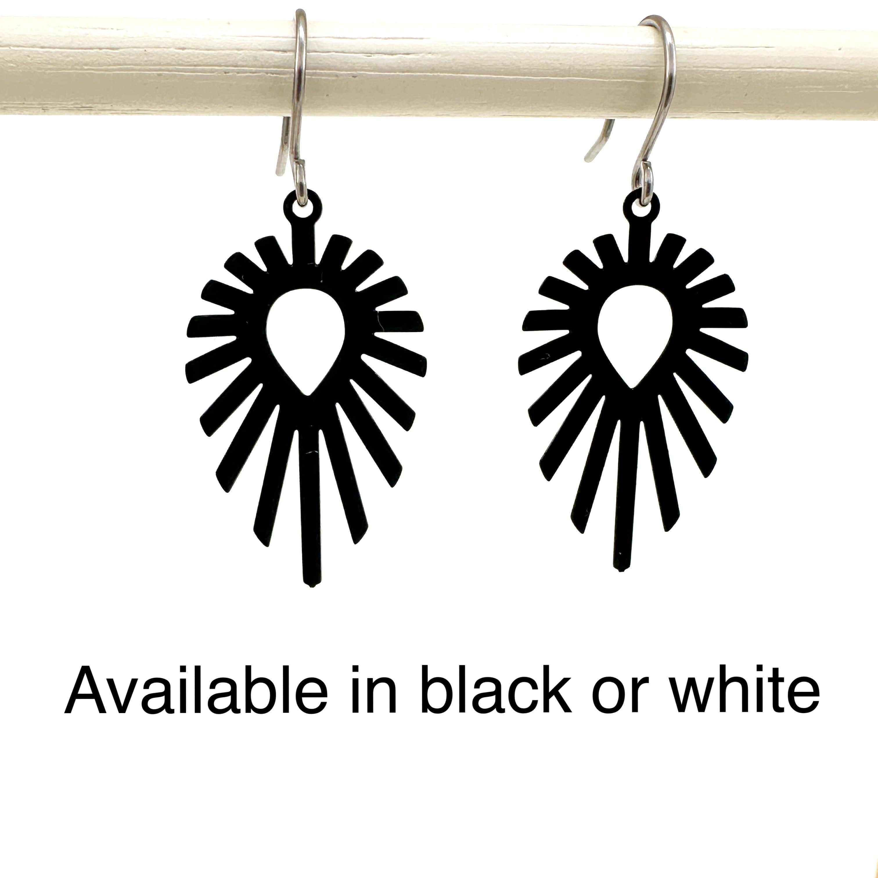 Shine teardrop black/white earrings