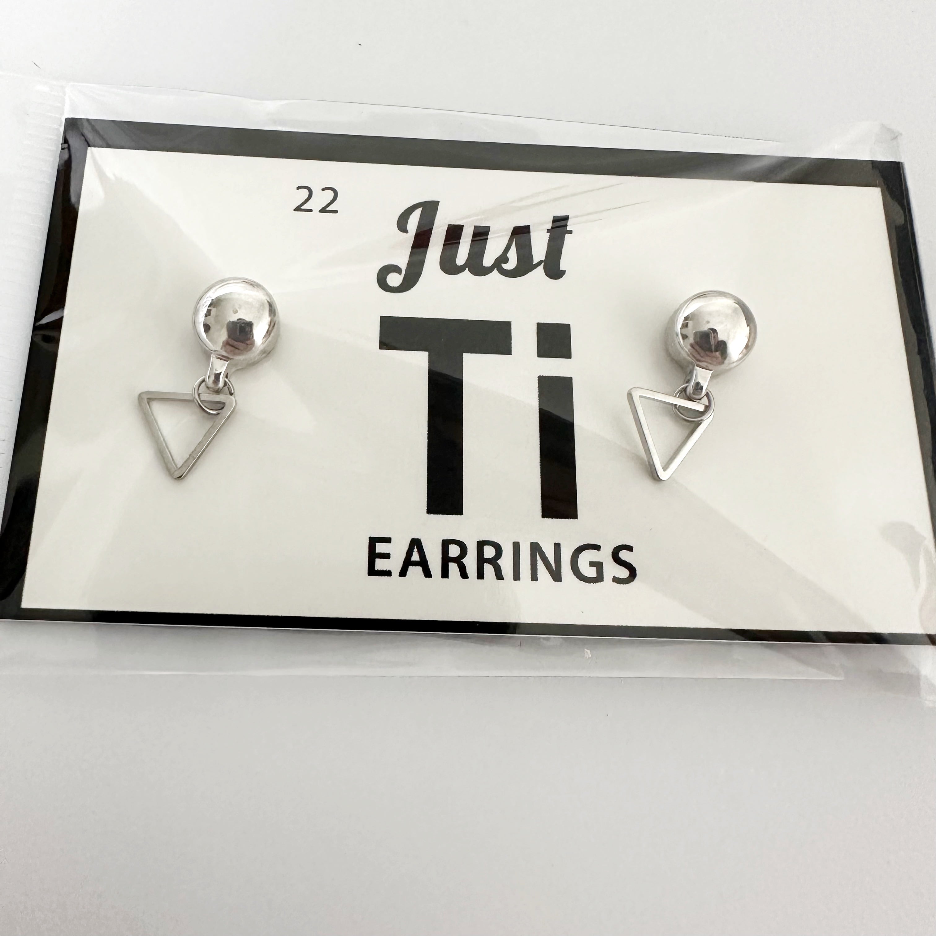 Boucles d'oreilles minimalistes en argent TI-GO Triangle