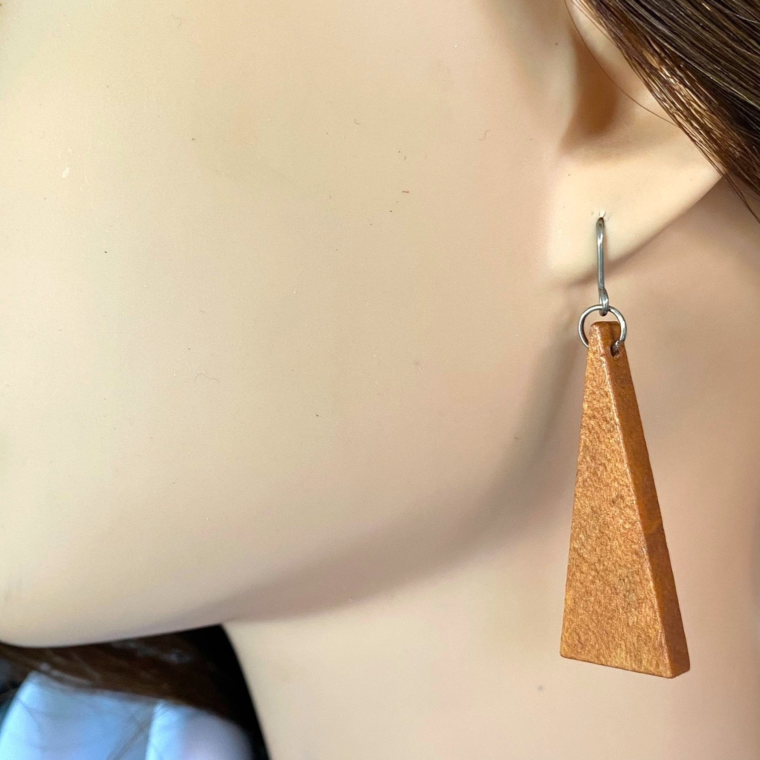 Boucles d'oreilles triangle en bois